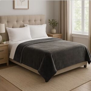 (Ew)Kirkland Signature plush blanket